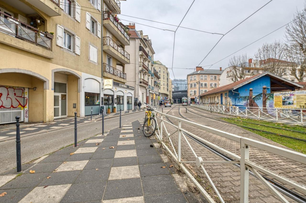 Le Petit Ideal Confort Gare Netflix Stationnement Proche Et Gratuit Grenoble Exterior photo